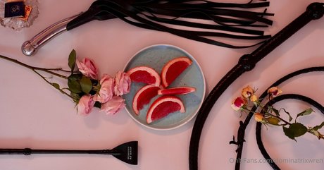 dominatrixwren スター xxx 写真