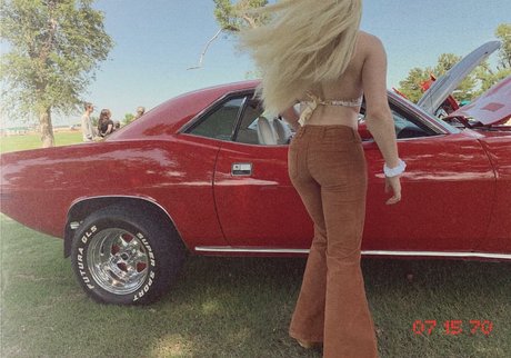 ティーントランスオンリーファン ホットヌード 写真