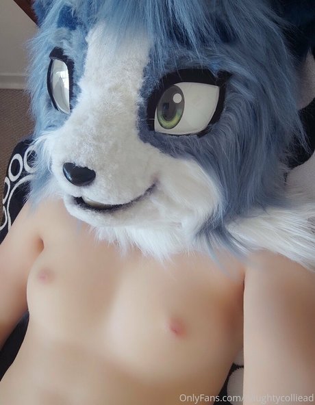 naughtycolliead エロティックなモデル 写真