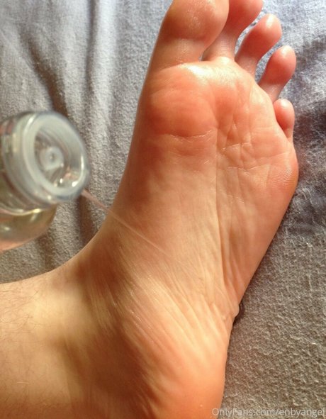 enbyangel 美しいモデル 画像