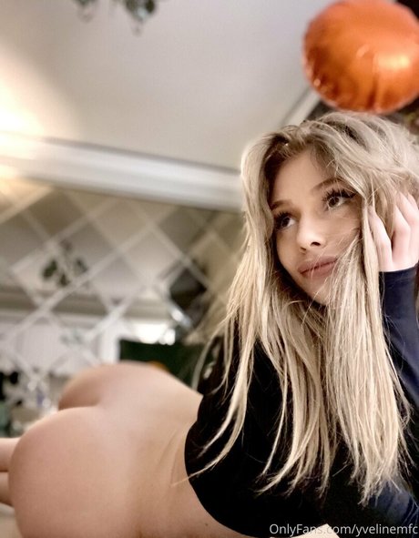 Yveline セクシーなスター ギャラリー