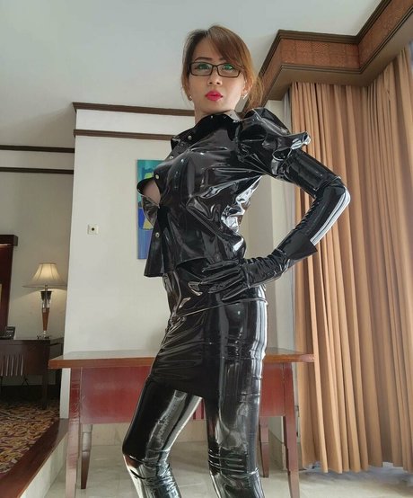 Aoi Kamogawa ホットなスター ギャラリー