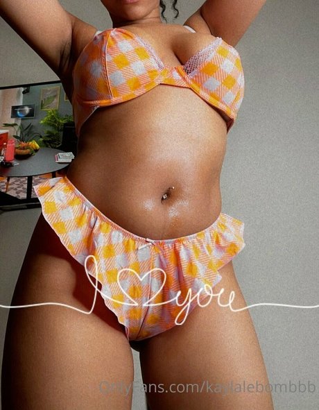 kaylalebombbb トップポルノスター 写真