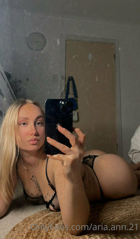 縛られたOnlyFans セクシーヌード ギャラリー