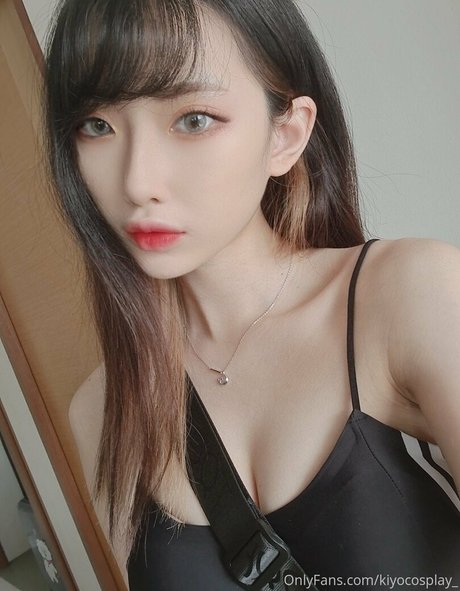 太めのブロンドオンリーファンズ 美しいヌード 画像