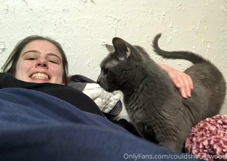 couldshouldwood セクシーモデル 画像