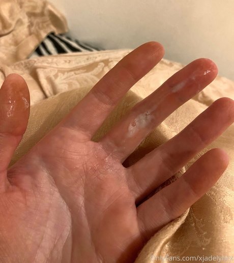 xjadelynex ポルノスター 画像