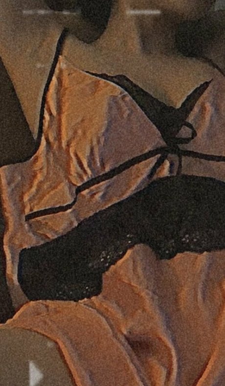 垂れ下がった熟女OnlyFans アートポルノ 写真