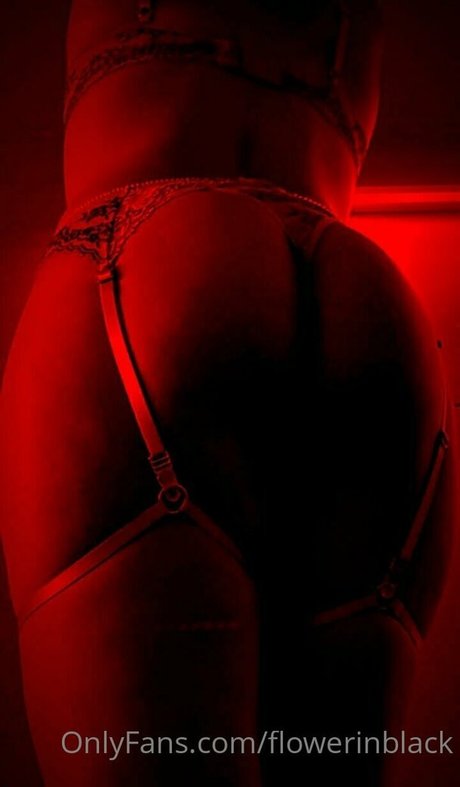 flowerinblack ポルノスター 画像