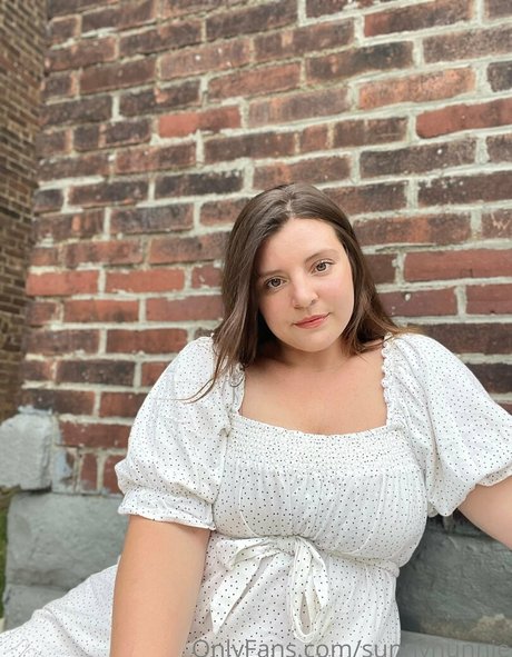 Sunnyhunnie 完璧なポルノスター 写真