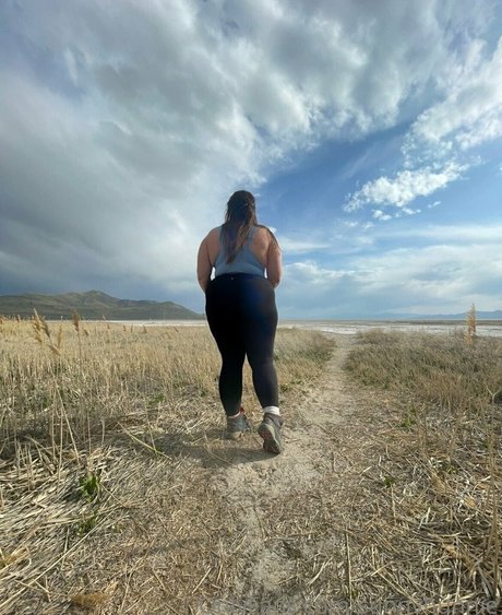 Sunnyhunnie 裸のポルノスター 写真