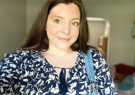 ニューハーフが男とセックスするオンリーファンズ セクシー裸 写真