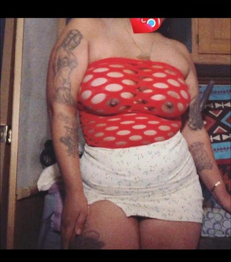 マイクロTバックOnlyFans アート裸 写真