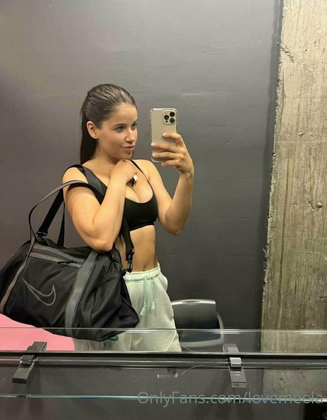 毛深いアジア人オンリーファンズ ホットセックス 画像