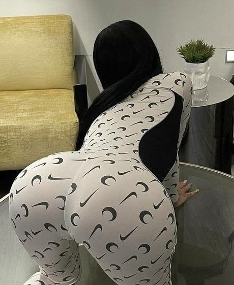 Lalatupy トップモデル 写真