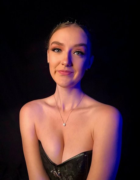 foxyopheliaa セクシーなポルノスター 画像