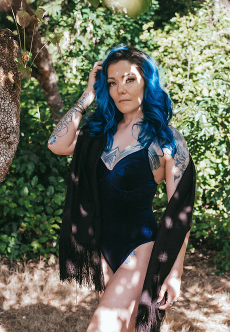 rainingembers アート女優 写真