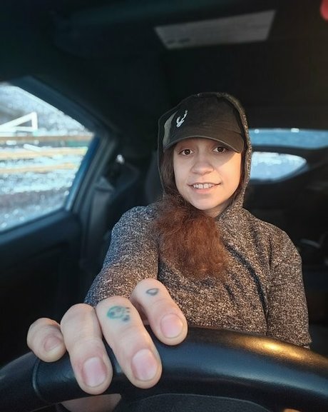 ミニドレス OnlyFans 無料裸 画像