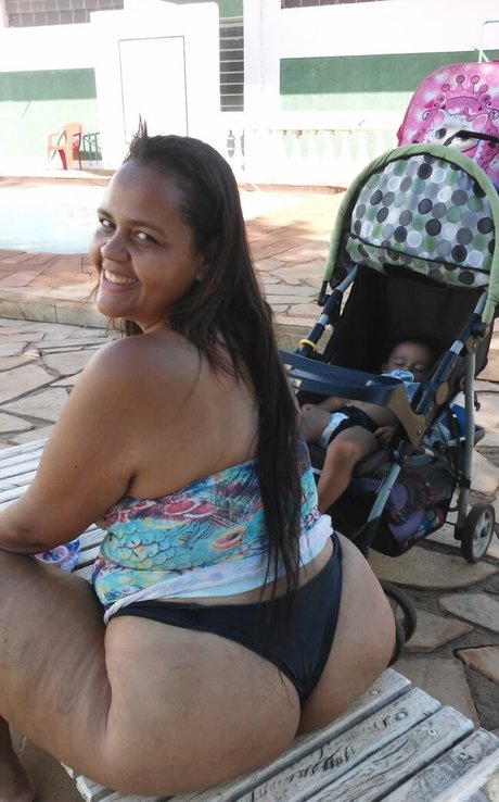 Panifat 美しいポルノスター 写真