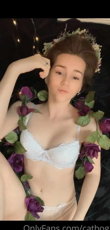 catbog ヌード女優 写真