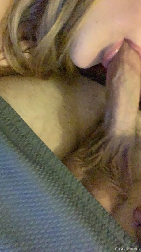 アジア人のガールフレンドオンリーファンズ 美しいヌード 写真