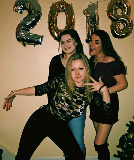 毛深い足のOnlyFans ポルノグラフィック 画像