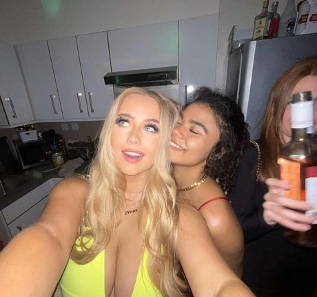 ティーンウェブカメラOnlyFans アートxxx 写真