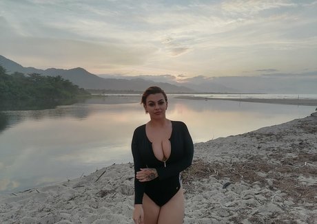 熟女メガネOnlyFans セクシーヌード 画像