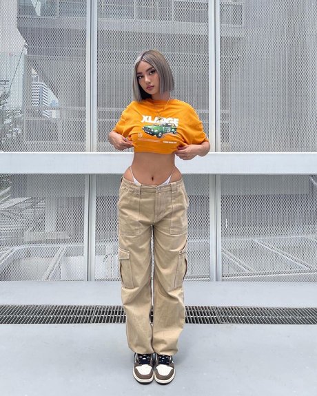 巨乳の黒人女性オンリーファンズ アダルト 画像