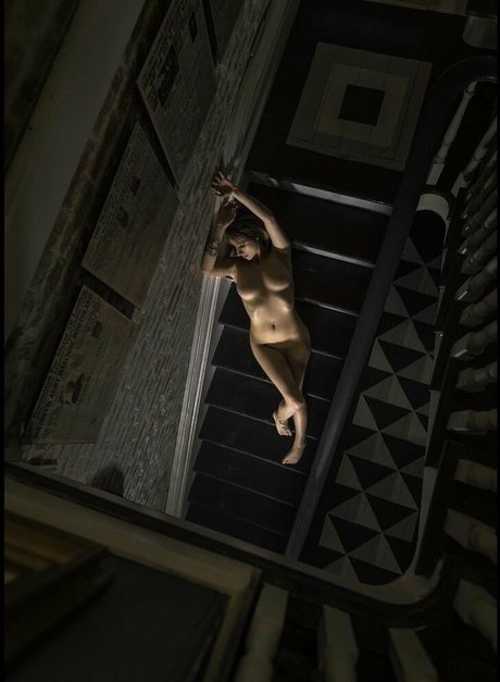 Sarha Hanna アート女優 写真