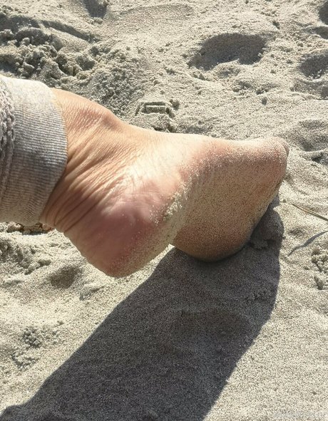 大きなお尻と巨乳のオンリーファンズ アートヌード 写真