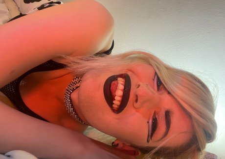 OnlyFansの交換 美しいヌード アーカイブ