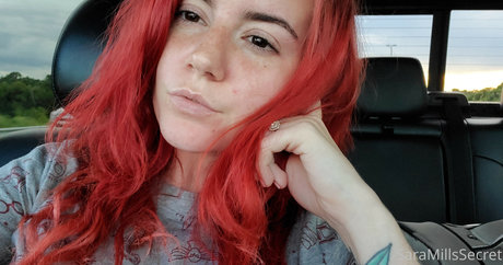 Sara Mills ポルノモデル 画像