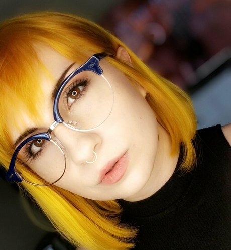 daxanais ポルノスター 可愛い 画像