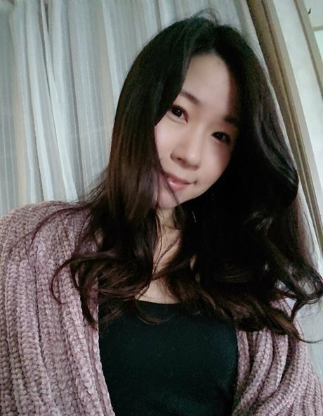 MenisChannel ポルノモデル 画像