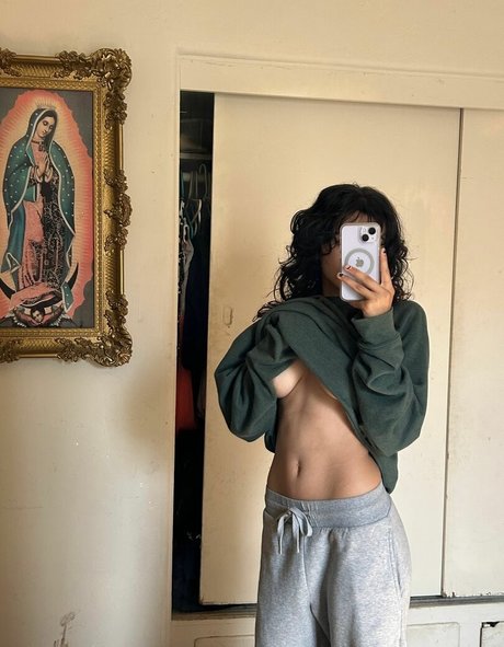 バブルバットオンリーファン セクシーヌード ギャラリー