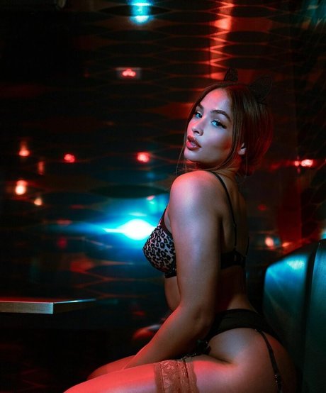 Clo Lloyd ポルノスター 無料 ギャラリー