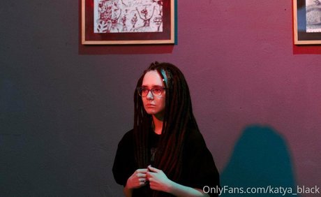 katyablack セクシーなポルノスター 写真