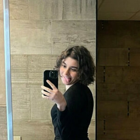 heyypixi ポルノスター ヌード 写真