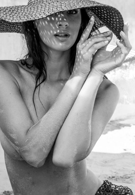 Magdalena Perlinska ポルノスター ヌード 画像