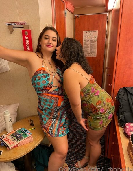 レズビアンの足OnlyFans 無料セクシー 写真