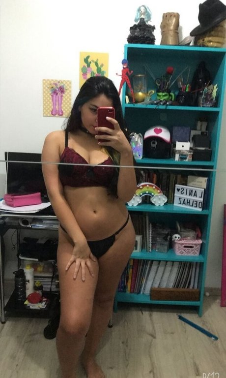 lanisdelhaze エロティックなモデル 写真