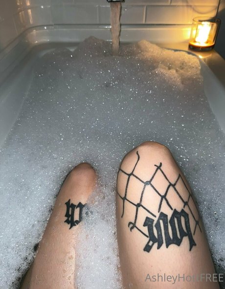 ashleyxhottfree ヌード女優 ギャラリー