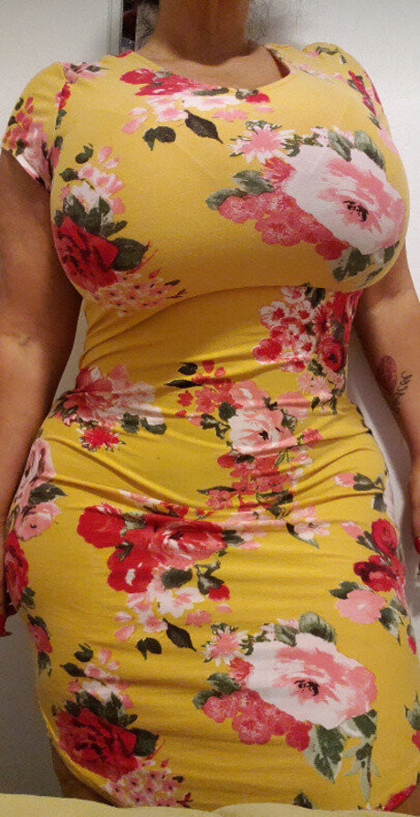 ポーグエボニーオンリーファンズ xxx 写真