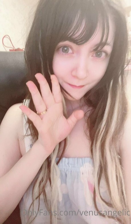 Venusangelic ポルノスター HD 画像
