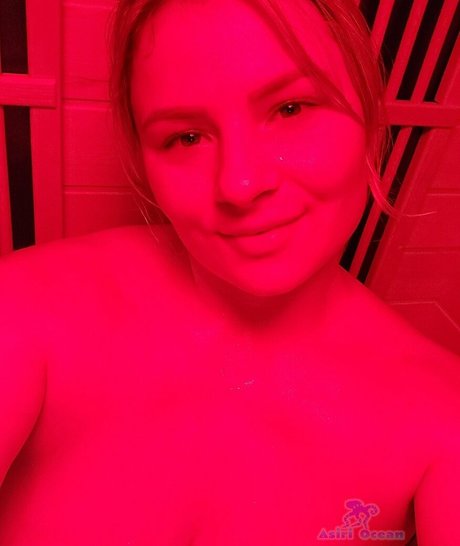 若い黒人女性オンリーファンズ エロチック ギャラリー