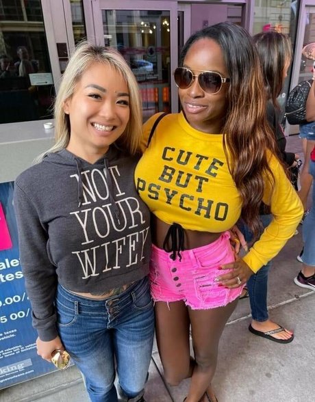 Naomi Foxxx セックスモデル 写真