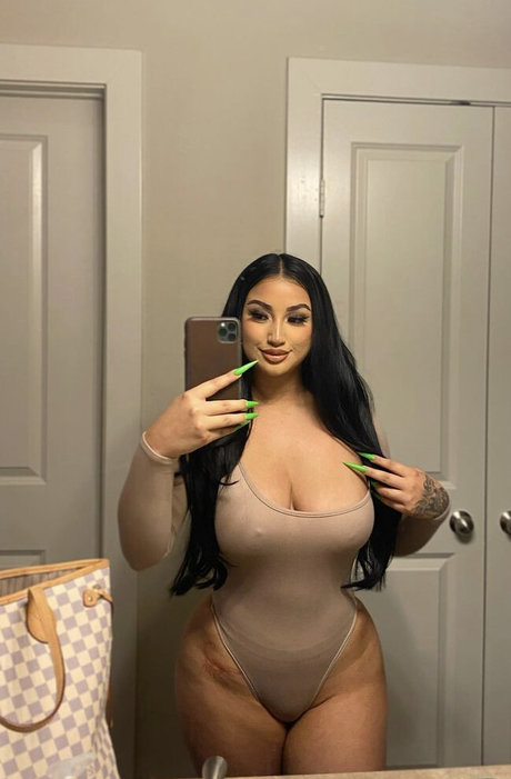 Sarahsoho セクシーなスター ギャラリー