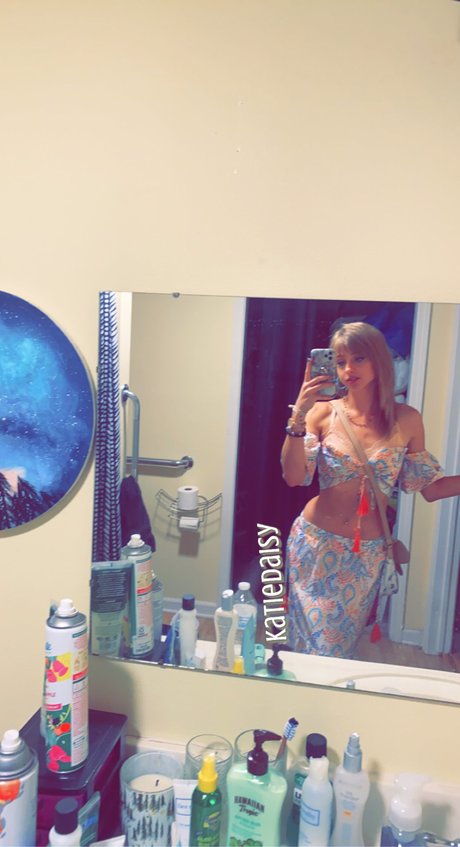 Katiedaisy エロティックなモデル ギャラリー