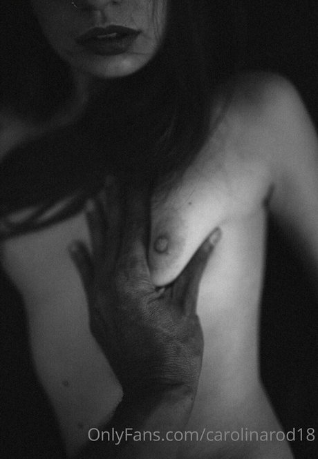 Carolina Rodrigues 完璧な女優 写真